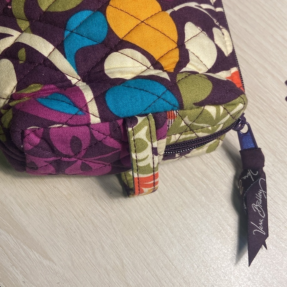 Vera Bradly Make up bag - Picture 3 of 7